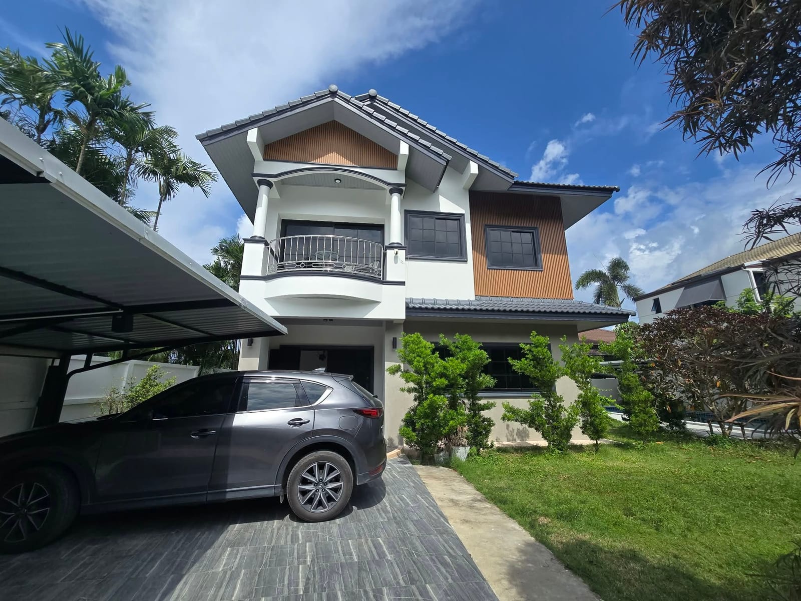 Mountain-View Pool Villa with Guest House — Chalong 5