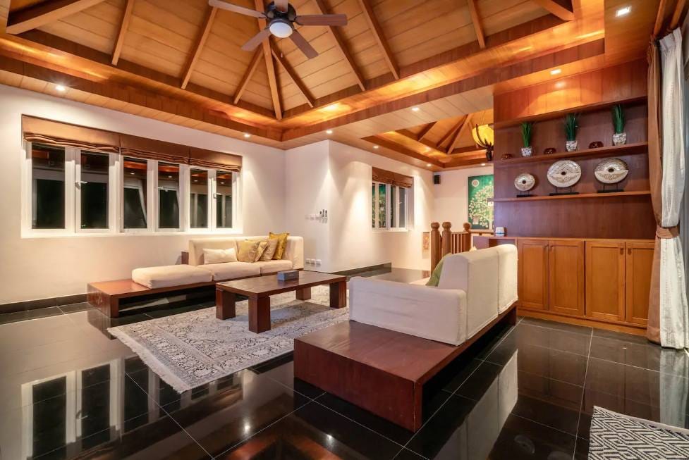 Luxury 6-Bedroom Hillside Pool Villa for Rent - Chalong 7