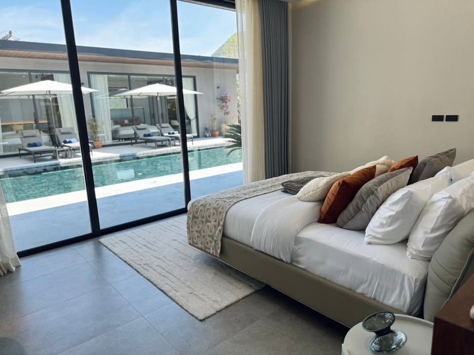 Luxury Pool Villa with Sunken Lounge — Chalong 13
