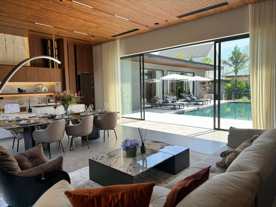 Luxury Pool Villa with Sunken Lounge — Chalong 9