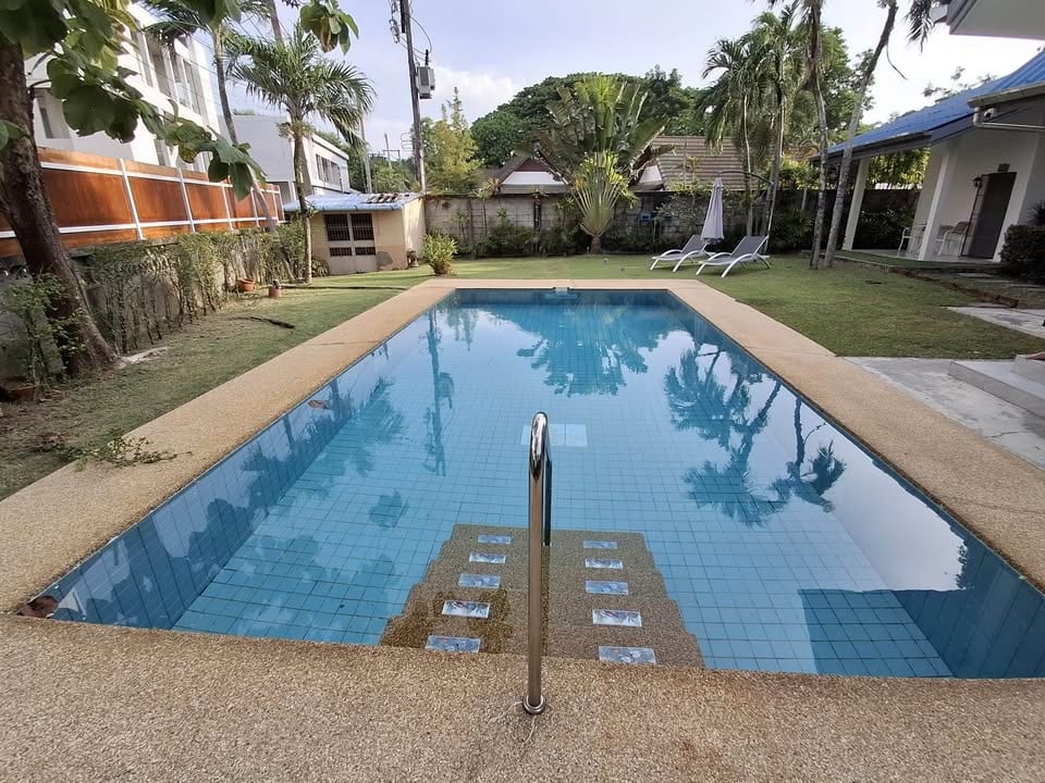 Four-Bedroom Pool Villa with Large Garden — Chalong 2