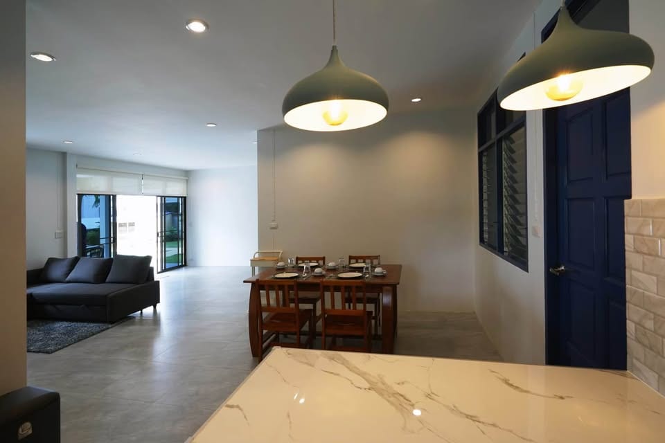 Four-Bedroom Pool Villa with Large Garden — Chalong 5