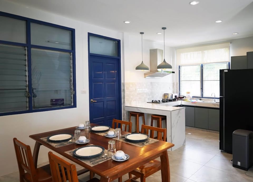 Four-Bedroom Pool Villa with Large Garden — Chalong 7