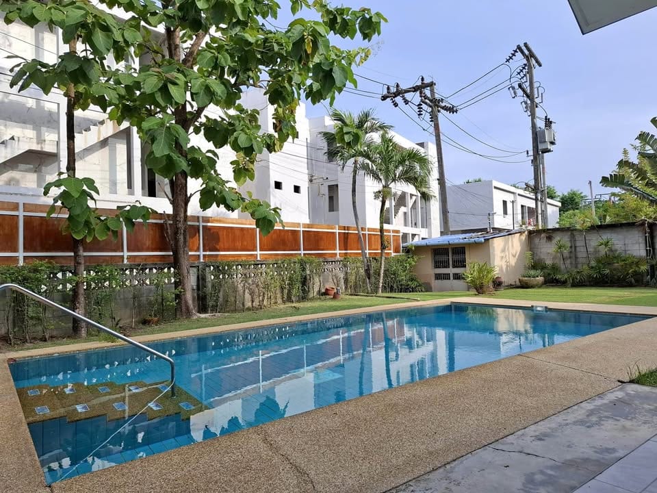 Four-Bedroom Pool Villa with Large Garden — Chalong 8