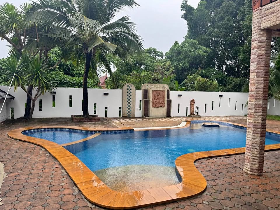 Spacious Pool Villa on a Large Plot — Chalong 4