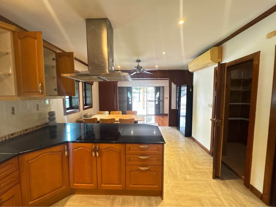 Spacious Pool Villa on a Large Plot — Chalong 8