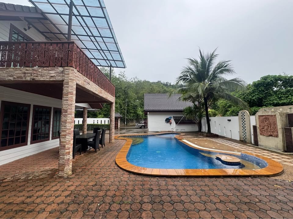Spacious Pool Villa on a Large Plot — Chalong 9