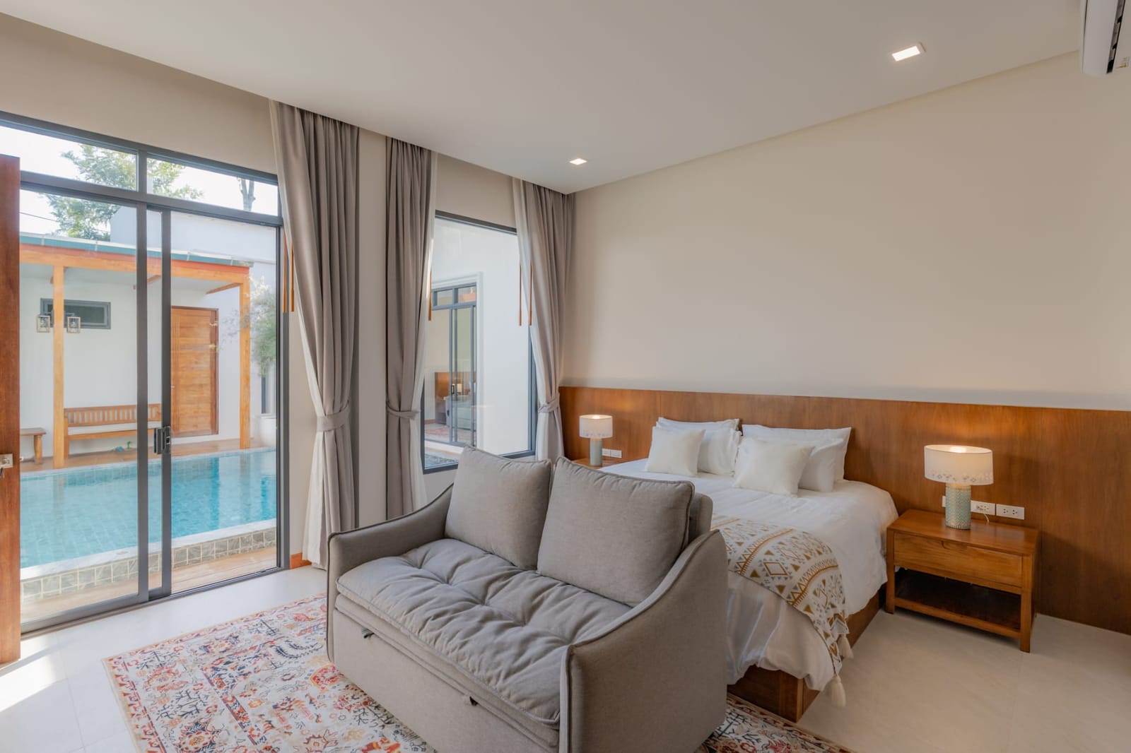 Modern Courtyard Pool Villa for Sale in Cherng Talay 16