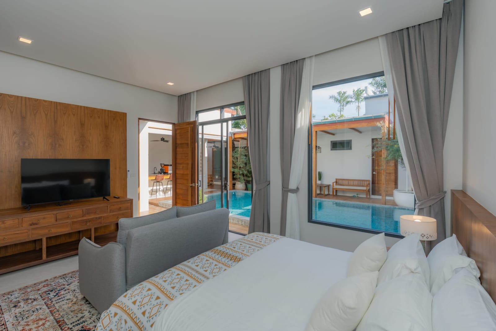 Modern Courtyard Pool Villa for Sale in Cherng Talay 5