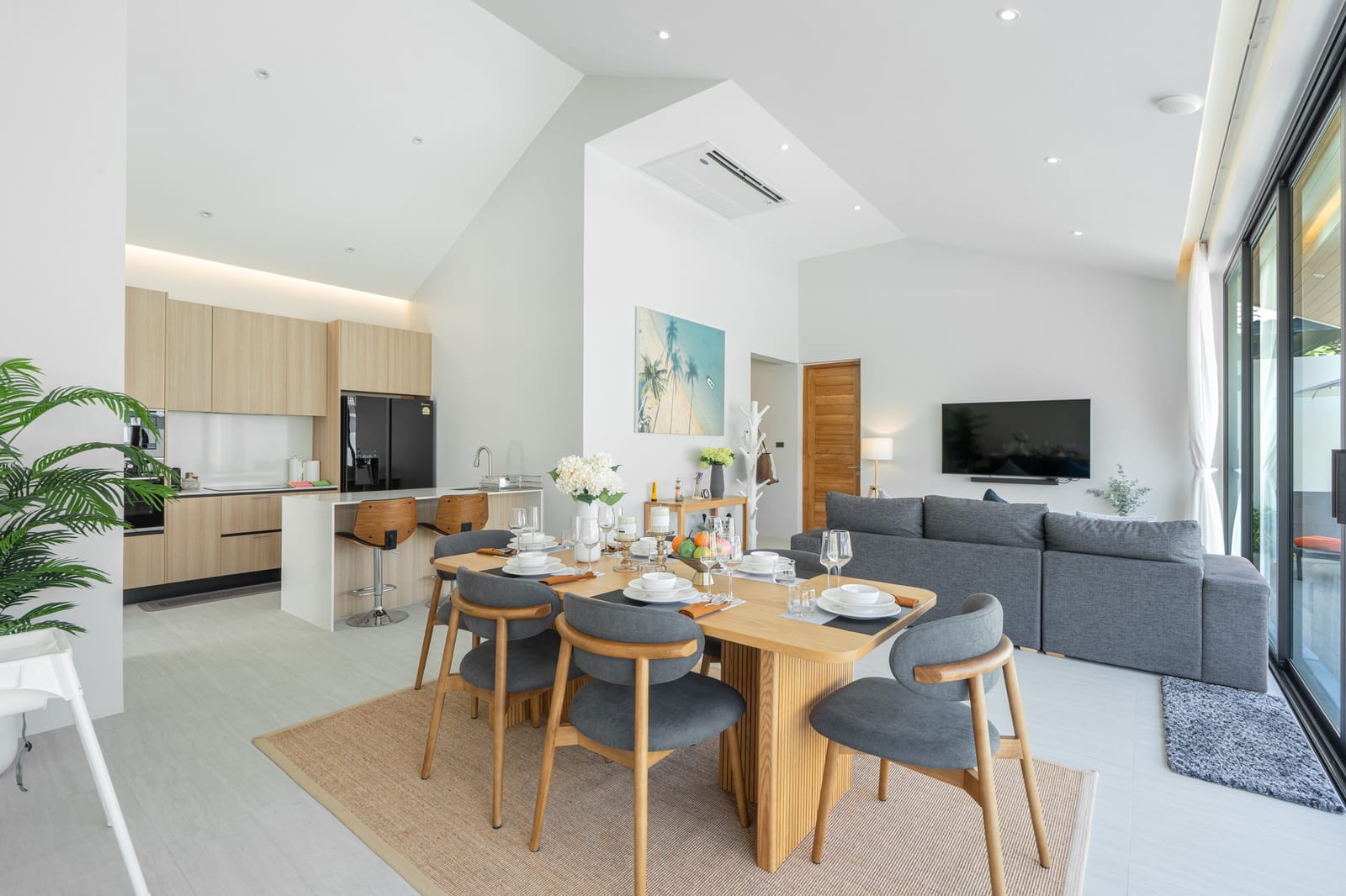 Brand-New Beachside Pool Villa in Bang Tao 6