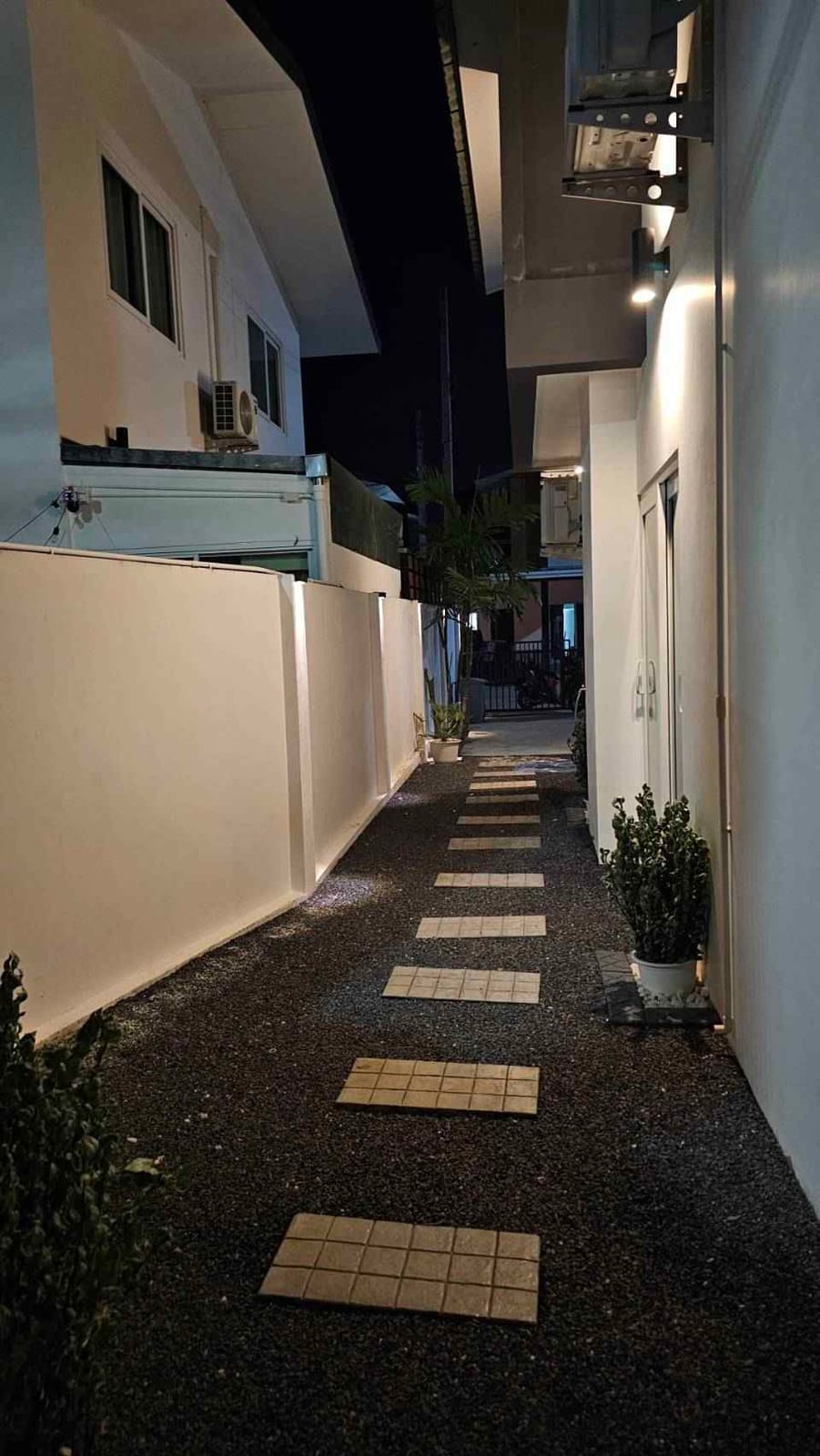 Modern 2-Bedroom Townhome in Cherng Talay 8