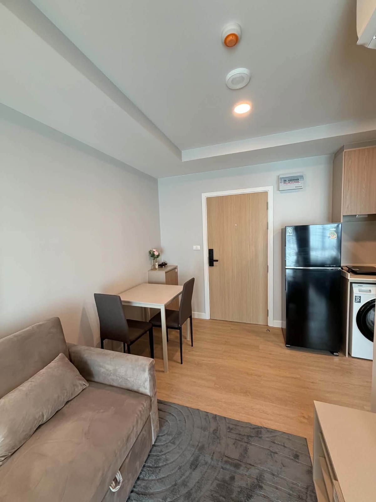 1-Bedroom Condo for Rent in Bang Tao, Phuket — interior view