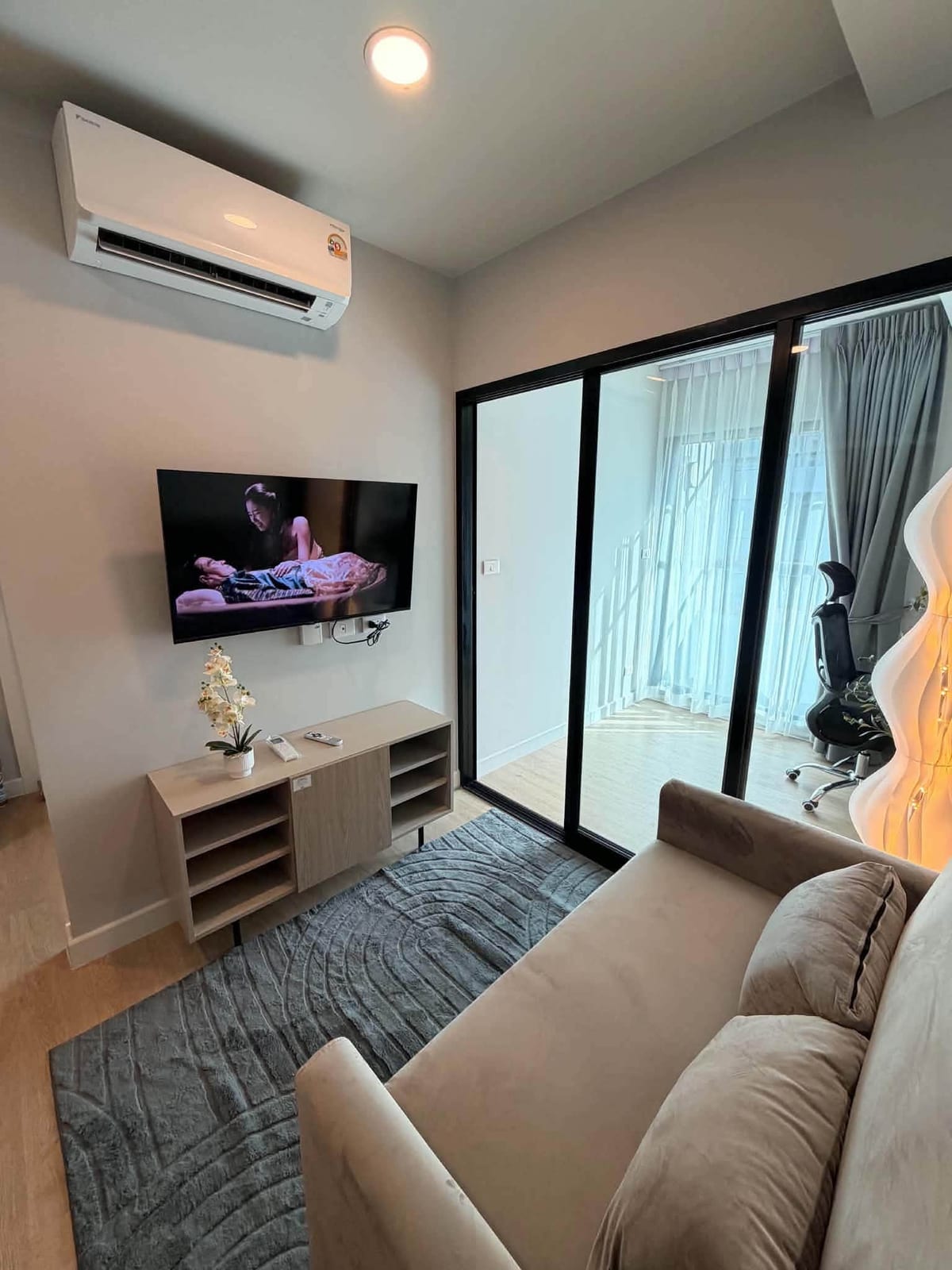 1-Bedroom Condo for Rent in Bang Tao, Phuket — interior view