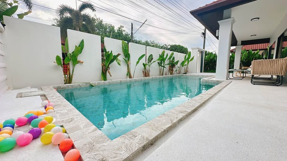 Modern Pool Villa next to Blue Tree 18