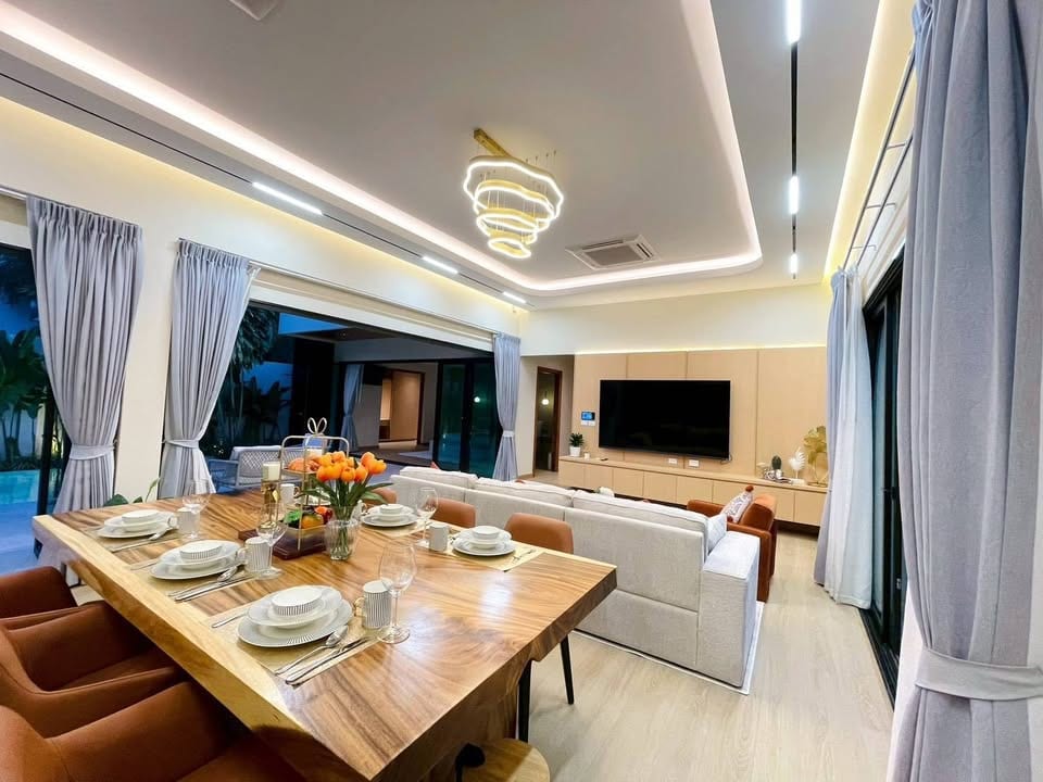 3-Bedroom Villa for Sale in Bang Tao, Phuket — interior view