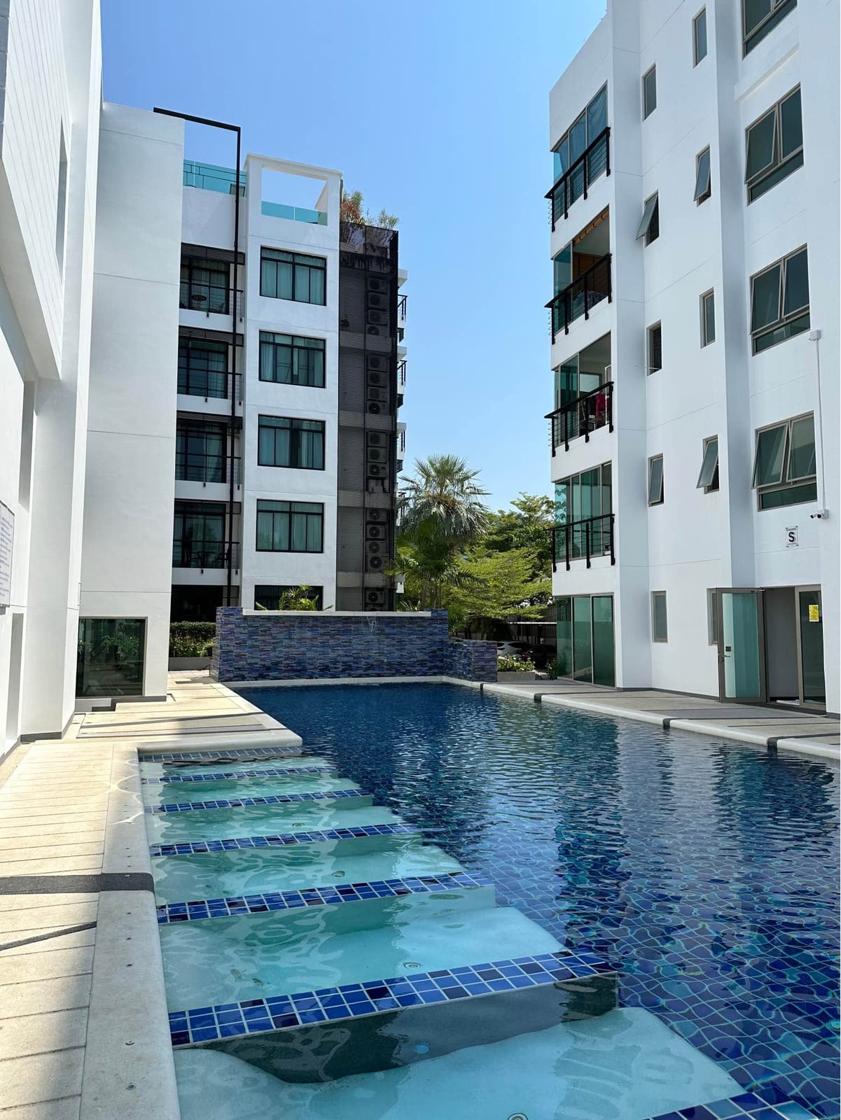 1-Bedroom Apartment — The Regent, Kamala 4
