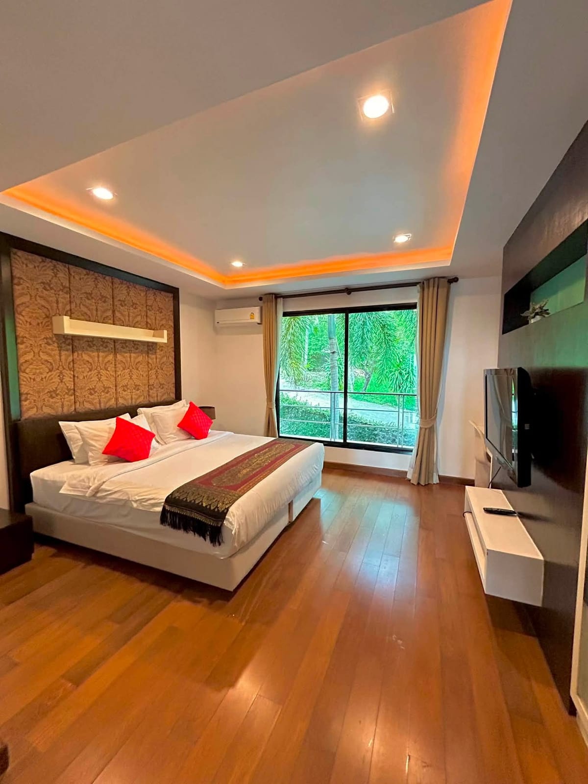 1-Bedroom Apartment with Mountain View — Villa Hill, Kamala 3