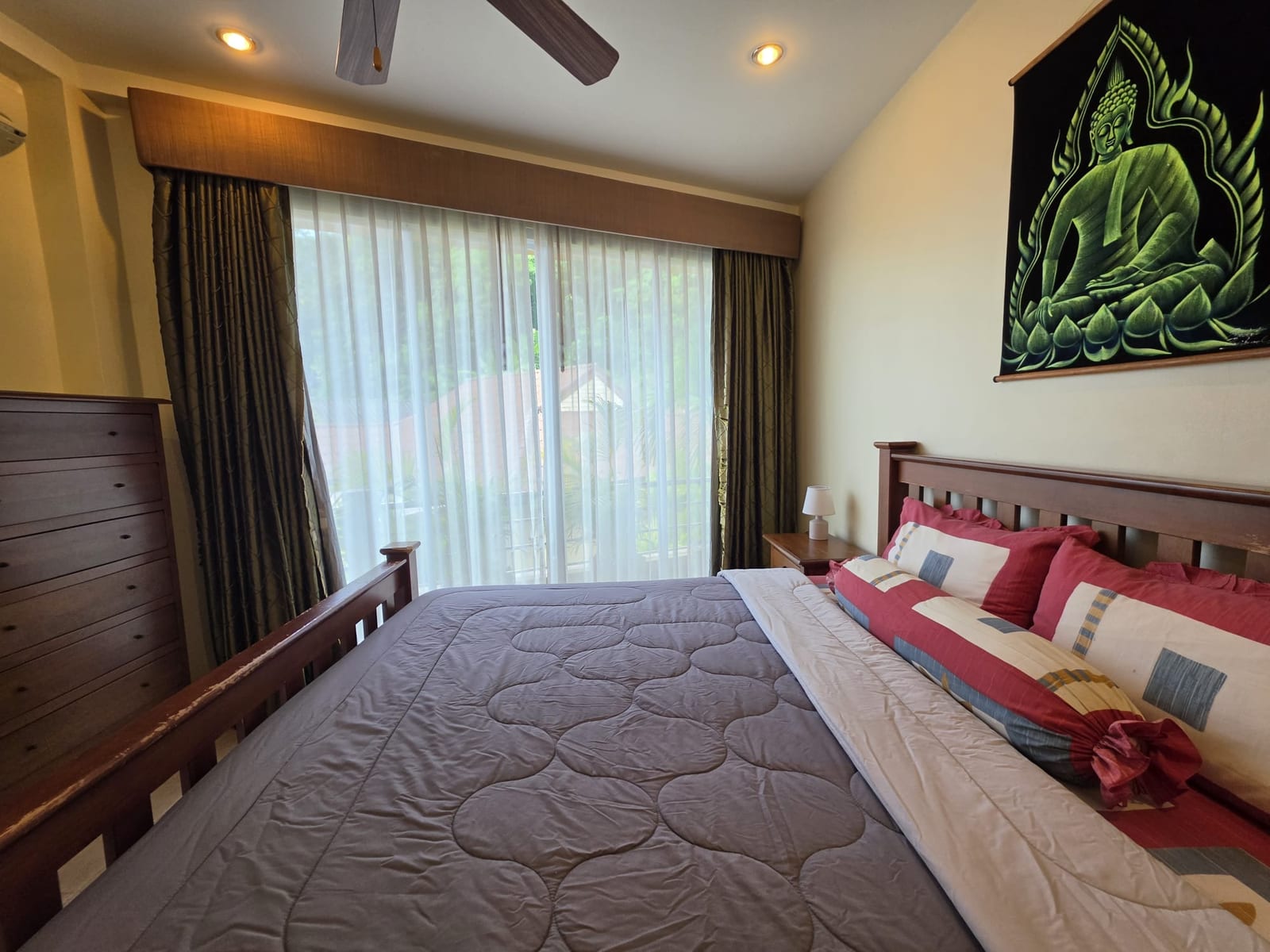 2-Bedroom Condo for Rent in Kata, Phuket — interior view