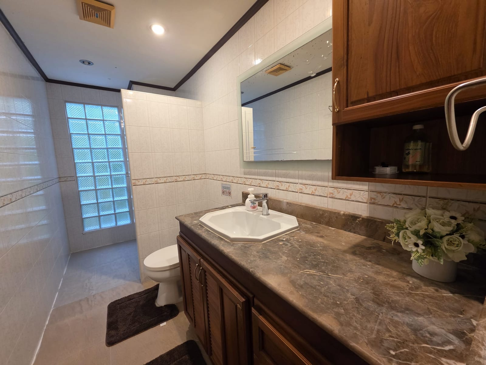 2-Bedroom Condo for Rent in Kata, Phuket — interior view