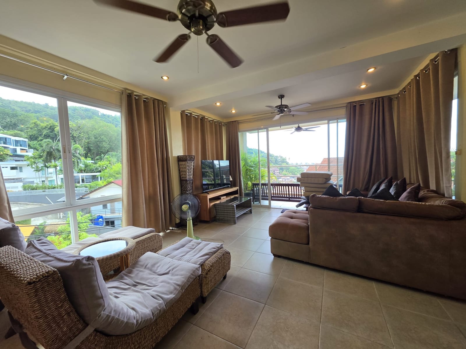 2-Bedroom Condo for Rent in Kata, Phuket — interior view