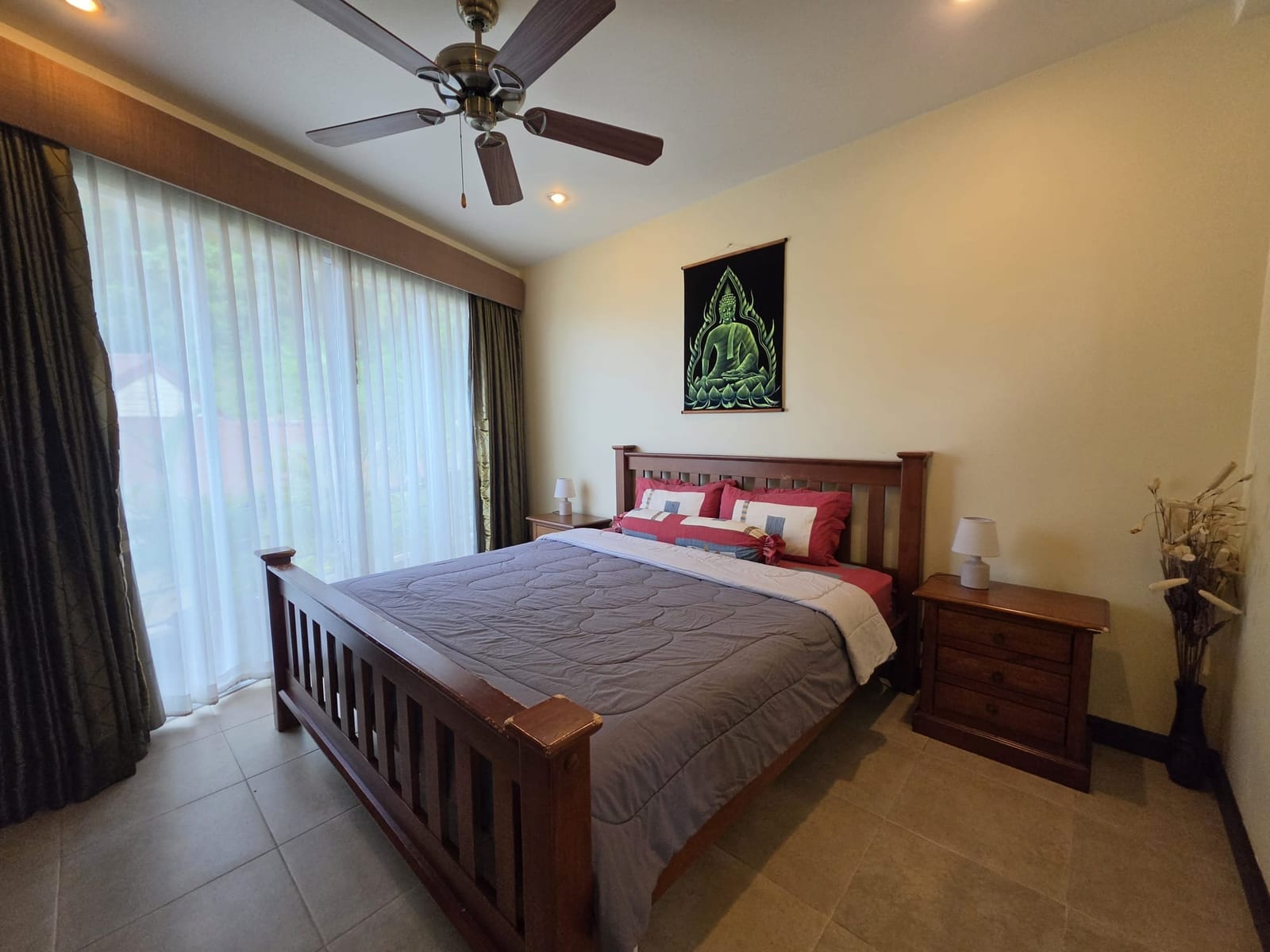 2-Bedroom Condo for Rent in Kata, Phuket — interior view