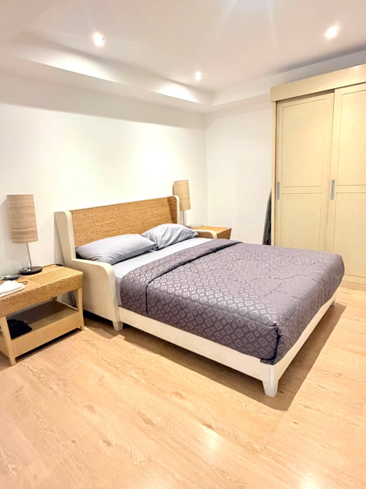 Sea-View 2-Bedroom Apartment — Kata Ocean View 7