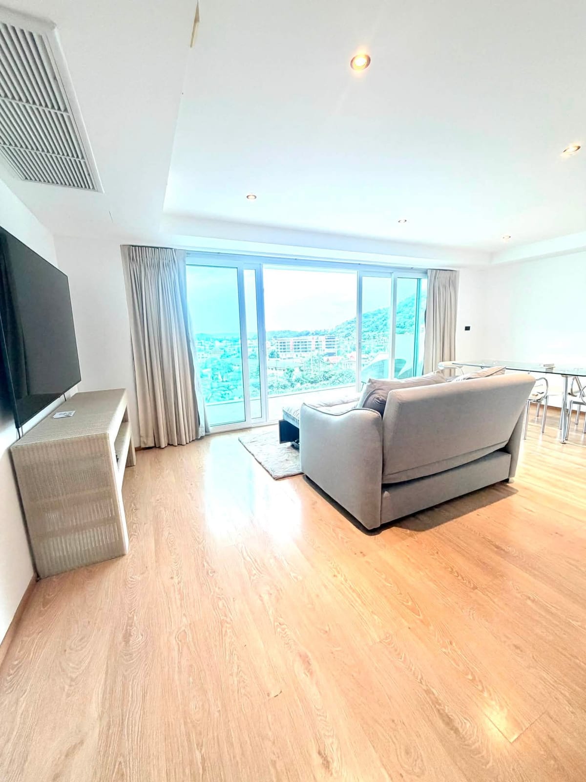 Sea-View 2-Bedroom Apartment — Kata Ocean View 8