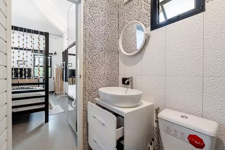 Four-Bedroom Hillside House with Sea View — Kata