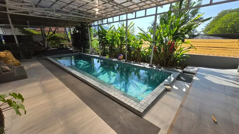 Four-Bedroom Hillside House with Sea View — Kata
