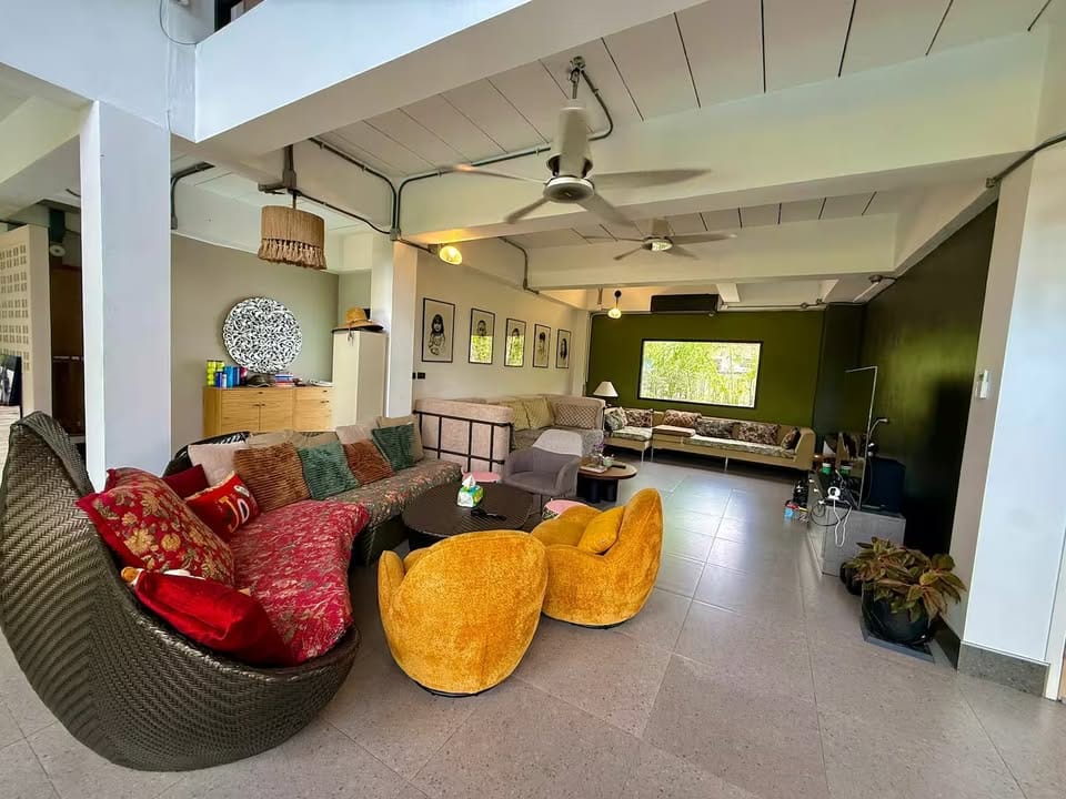 Four-Bedroom Hillside House with Sea View — Kata