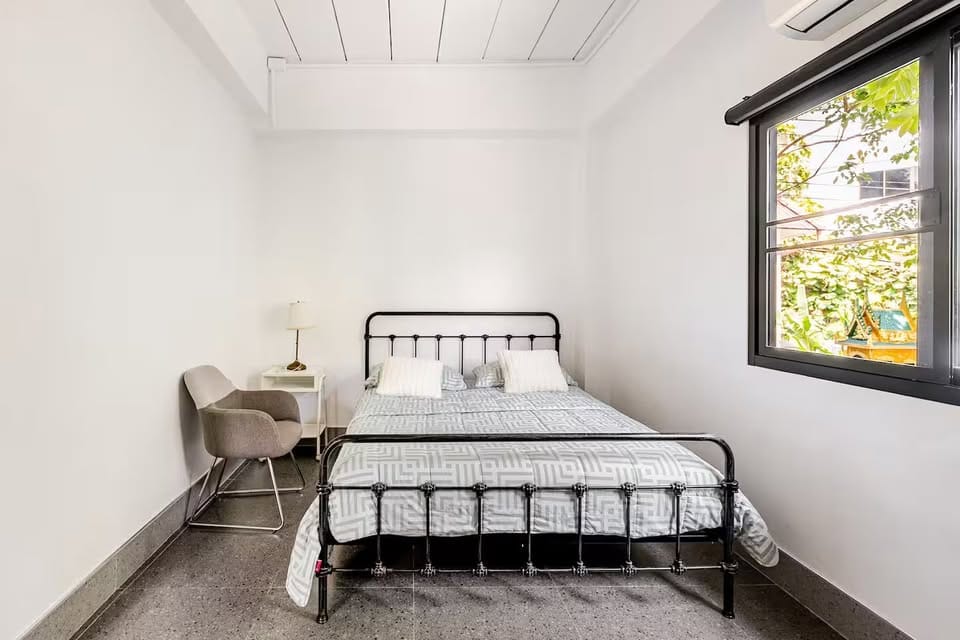 Four-Bedroom Hillside House with Sea View — Kata