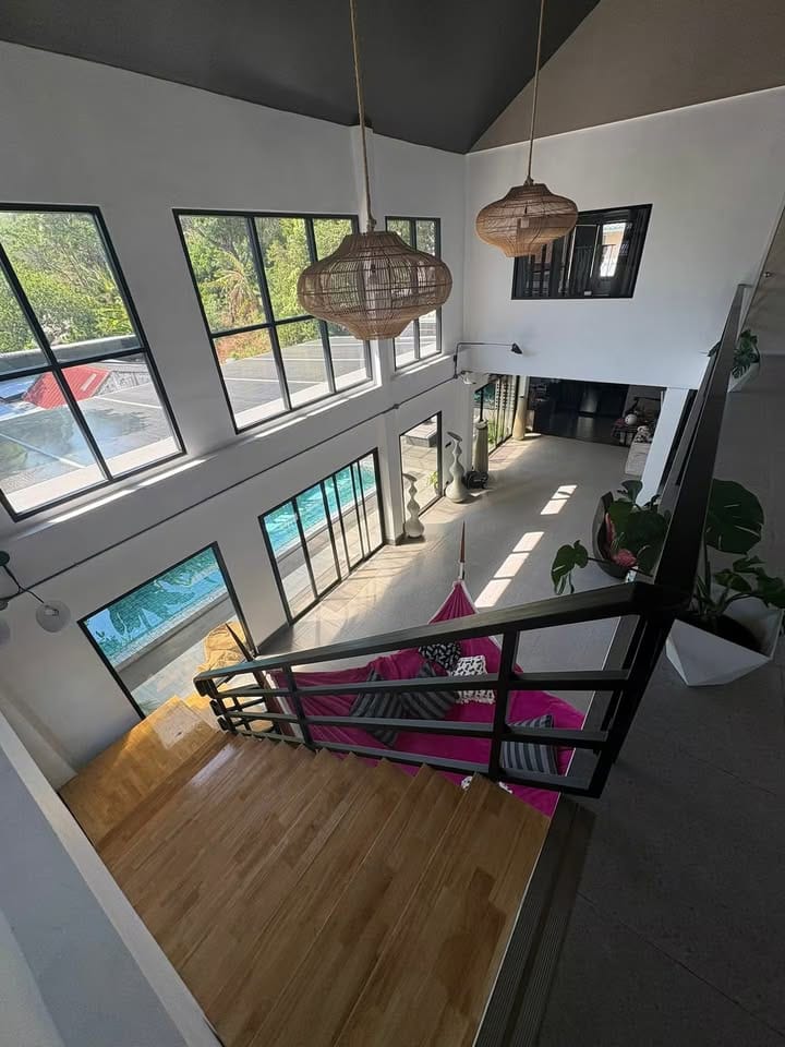 Four-Bedroom Hillside House with Sea View — Kata