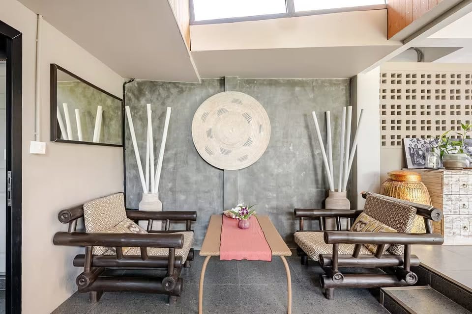 Four-Bedroom Hillside House with Sea View — Kata