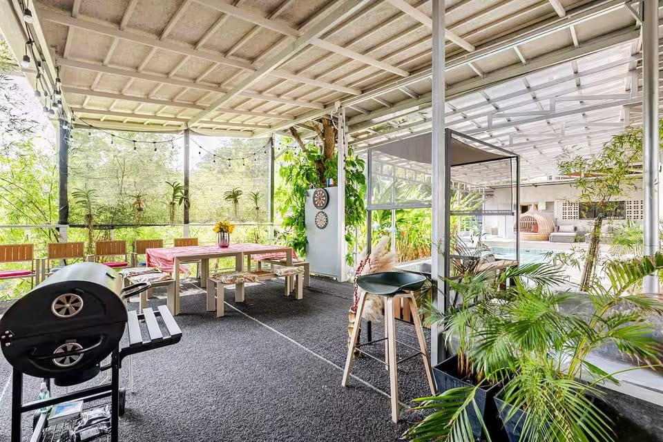 Four-Bedroom Hillside House with Sea View — Kata