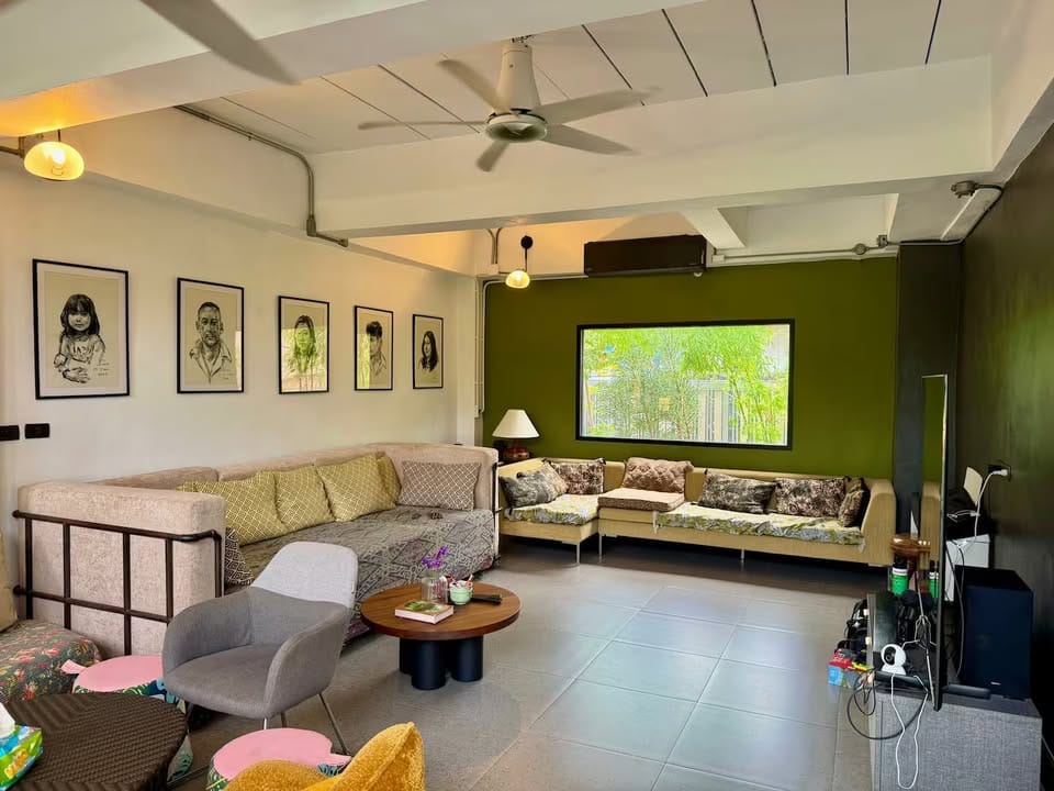 Four-Bedroom Hillside House with Sea View — Kata