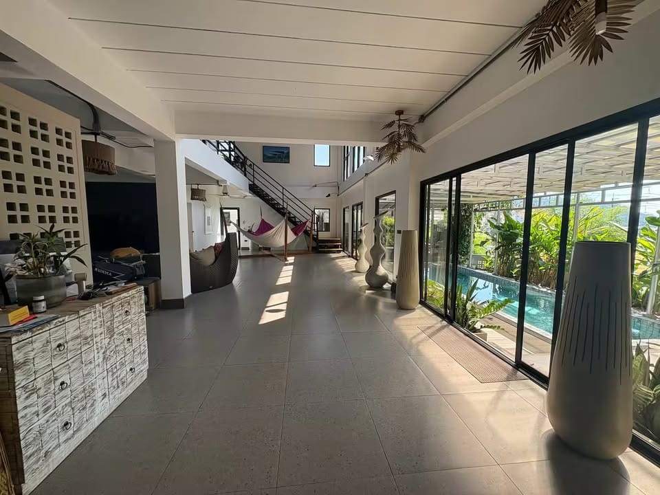 Four-Bedroom Hillside House with Sea View — Kata