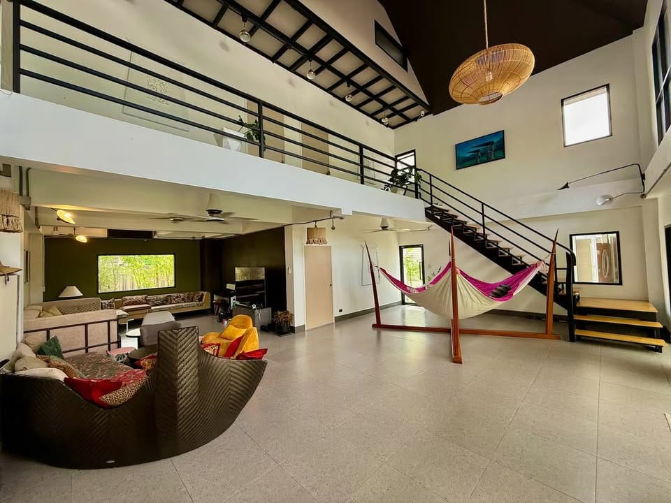 Four-Bedroom Hillside House with Sea View — Kata