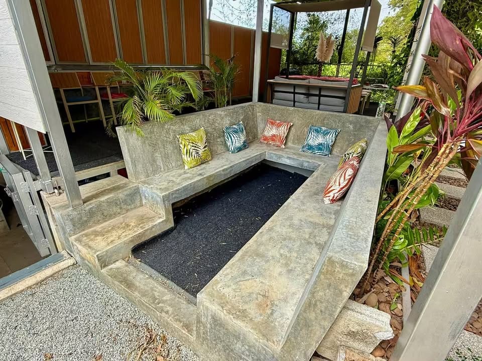 Four-Bedroom Hillside House with Sea View — Kata