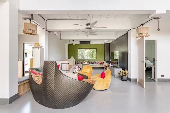 Four-Bedroom Hillside House with Sea View — Kata