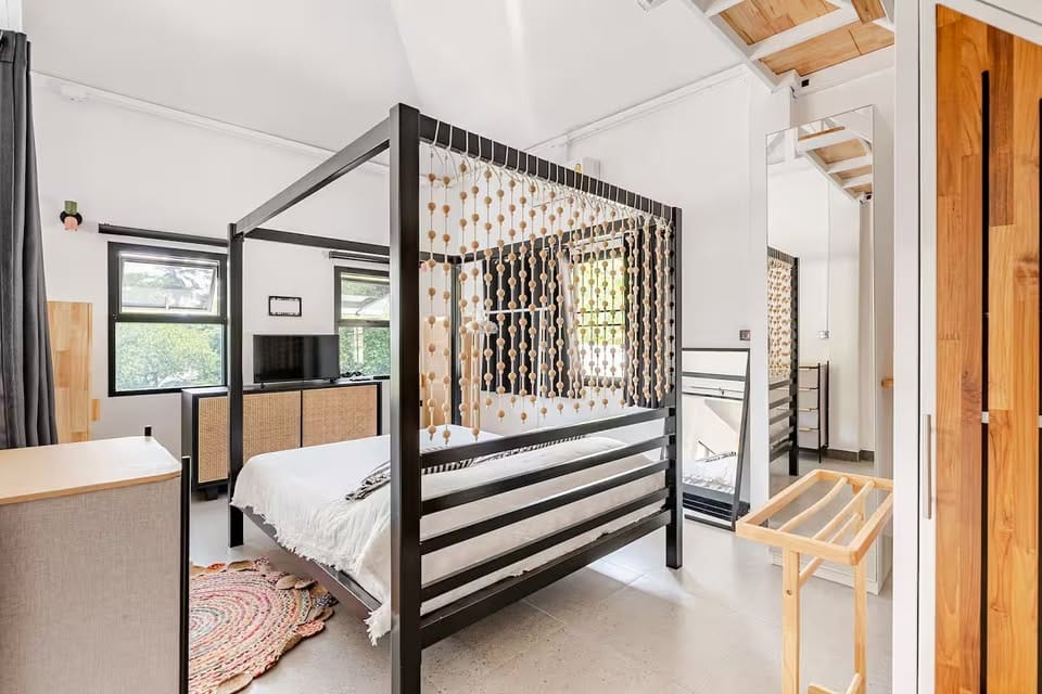 Four-Bedroom Hillside House with Sea View — Kata