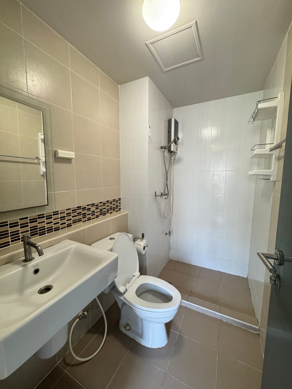 1-Bedroom Condominium for Rent in Kathu, Phuket — interior view