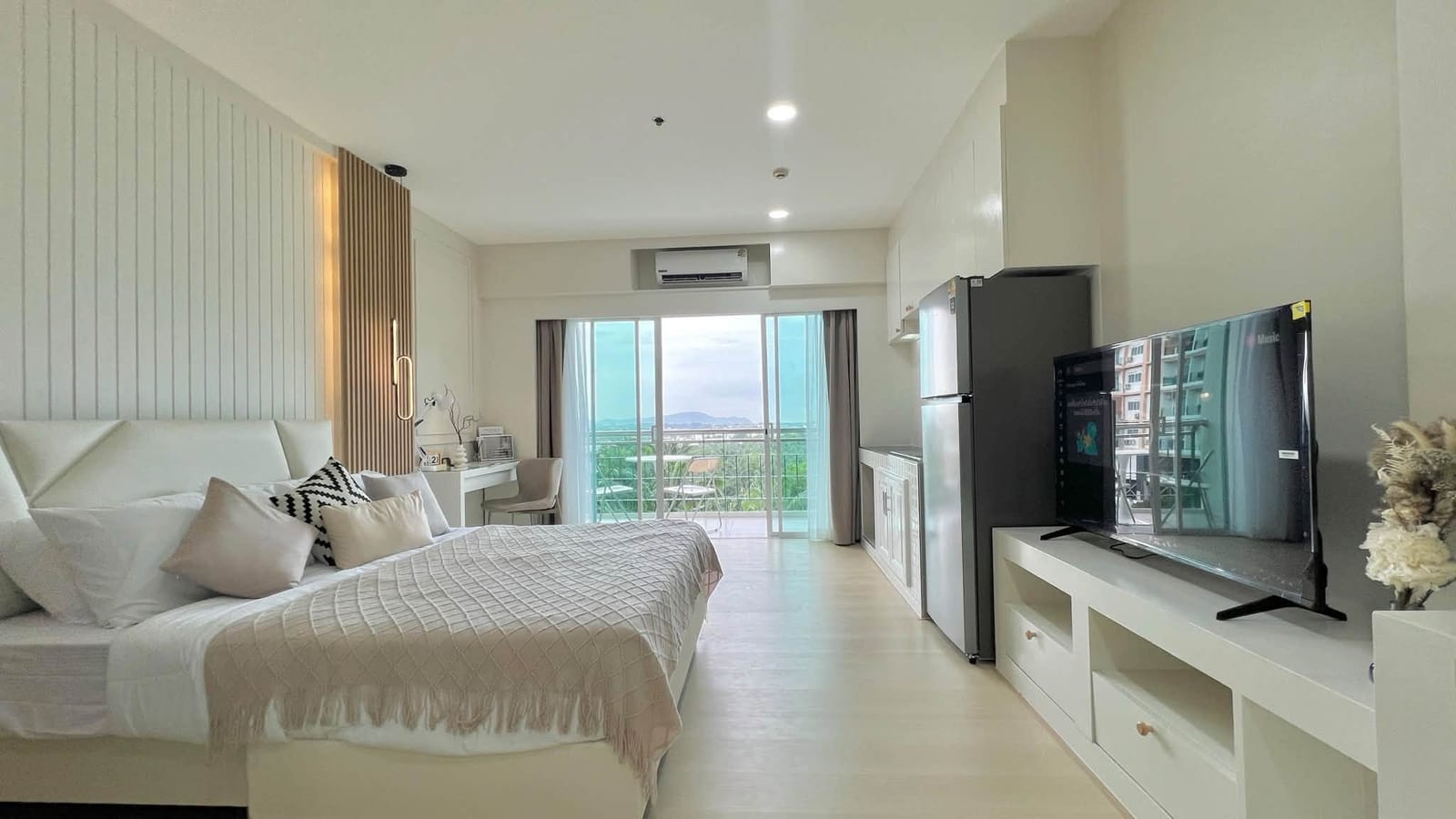 1-Bedroom Condominium for Sale in Kathu, Phuket — photo 2 of 10