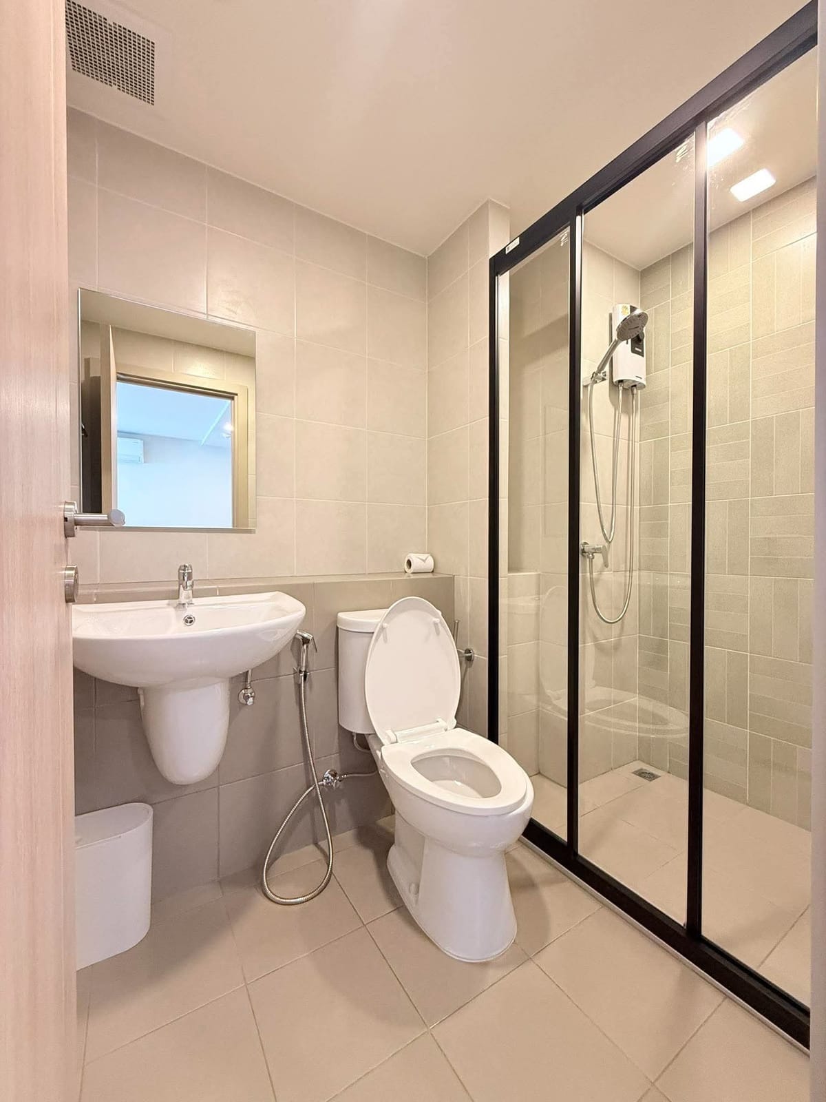 1-Bedroom Apartment with Flex Room — dcondo Reef, Kathu 10