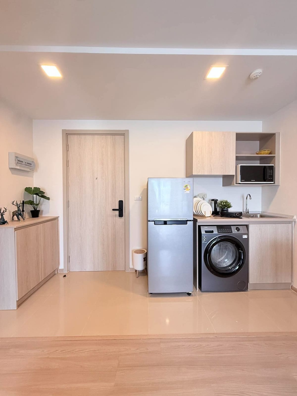 1-Bedroom Apartment with Flex Room — dcondo Reef, Kathu 6