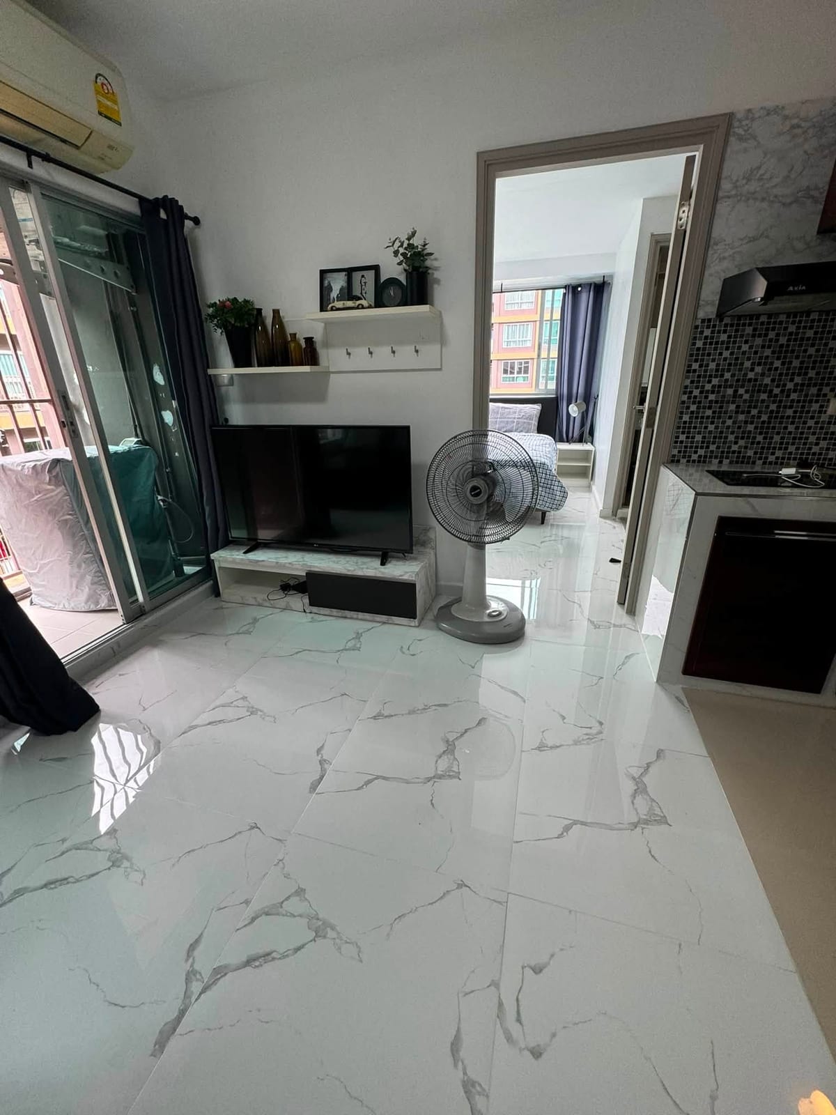 Two-Bedroom Apartment Beside the Pool — D Condo Kathu 10