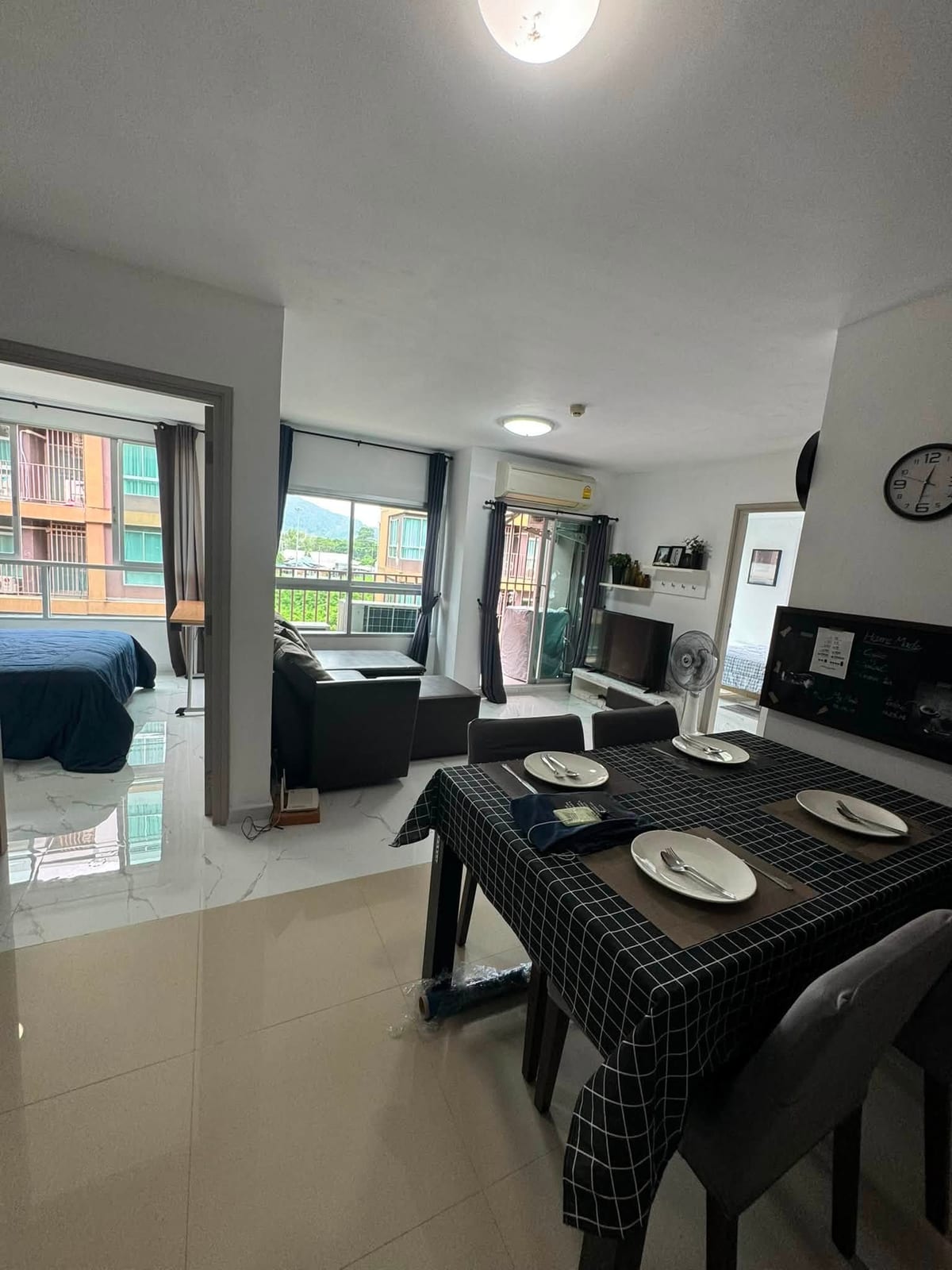 Two-Bedroom Apartment Beside the Pool — D Condo Kathu 11