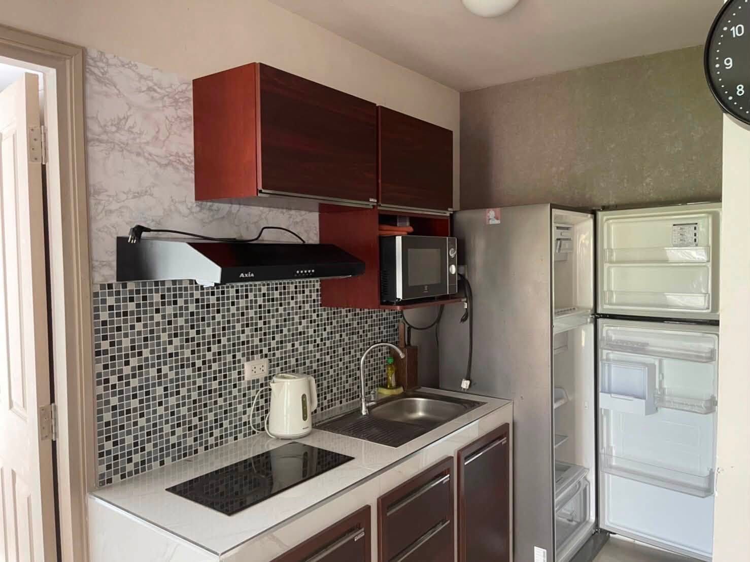 Two-Bedroom Apartment Beside the Pool — D Condo Kathu 2