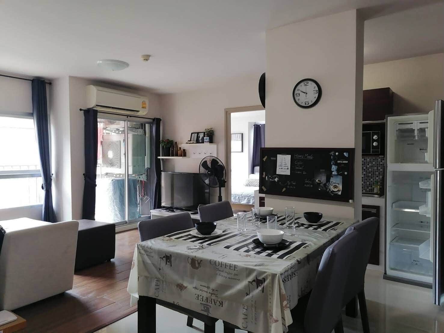 Two-Bedroom Apartment Beside the Pool — D Condo Kathu 4