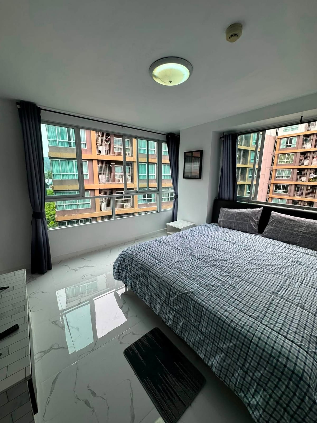 Two-Bedroom Apartment Beside the Pool — D Condo Kathu 9