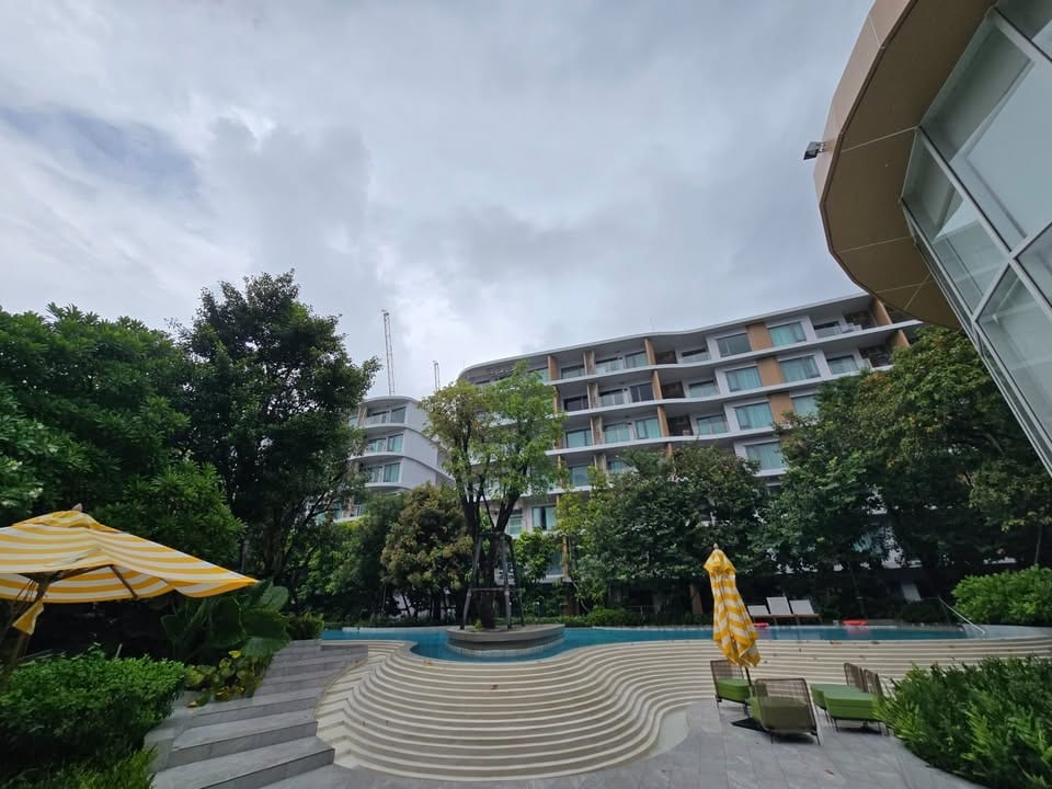 1-Bedroom Apartment with Pool and Hill View — Phyll, Kathu 2